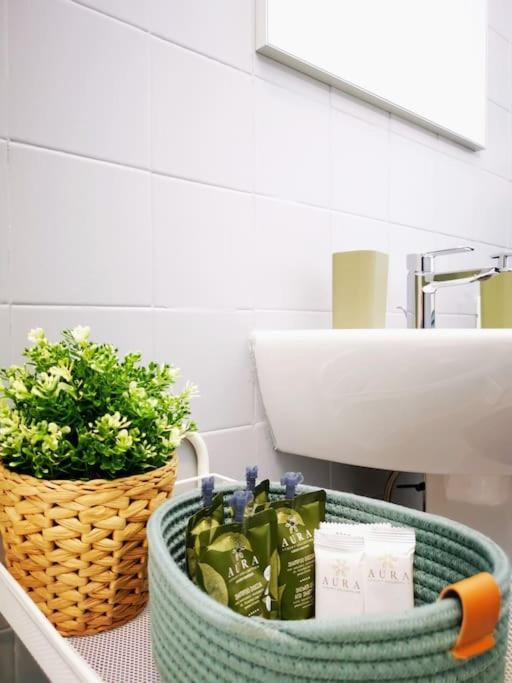 Sunny Flat 50 Meters From The Metro Apartment Milano Ngoại thất bức ảnh