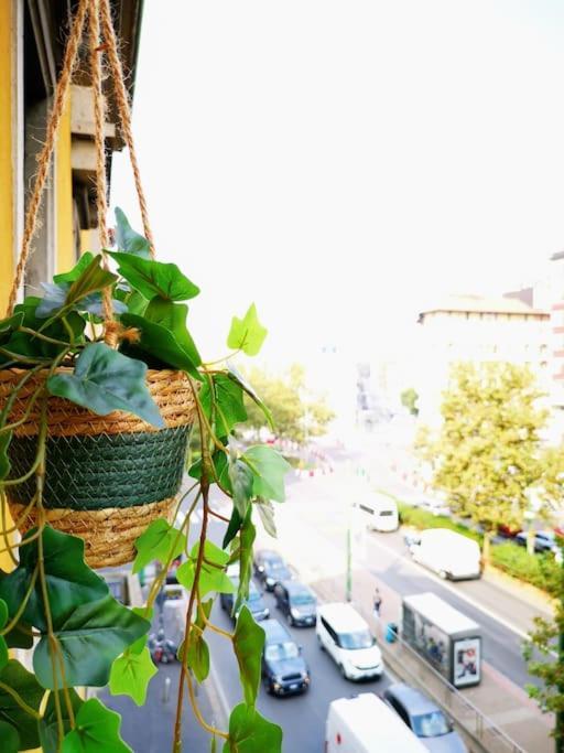 Sunny Flat 50 Meters From The Metro Apartment Milano Ngoại thất bức ảnh