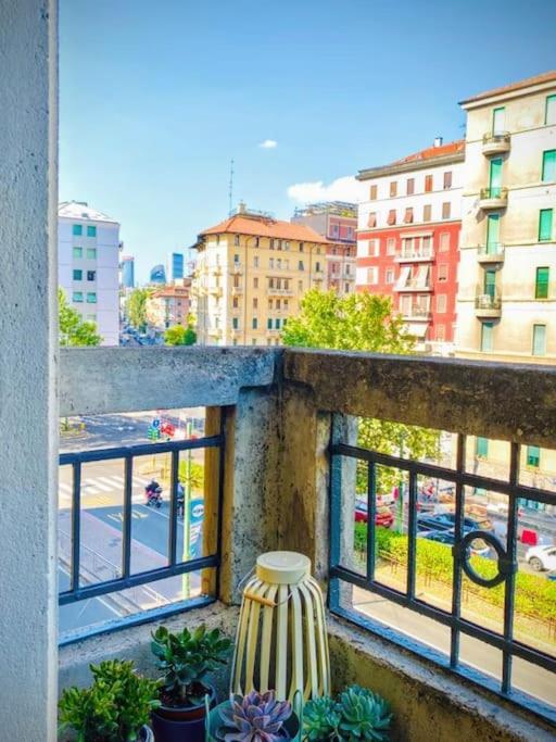 Sunny Flat 50 Meters From The Metro Apartment Milano Ngoại thất bức ảnh